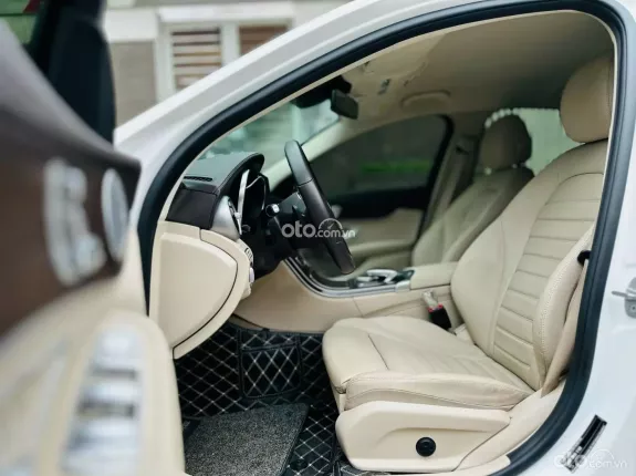Mercedes-Benz C200 Exclusive 2021 - Xe cực đẹp, hỗ trợ vay cao