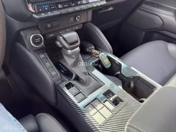 Toyota Land Cruiser Prado 2024 - XE DÀNH CHO CHỦ TỊCH