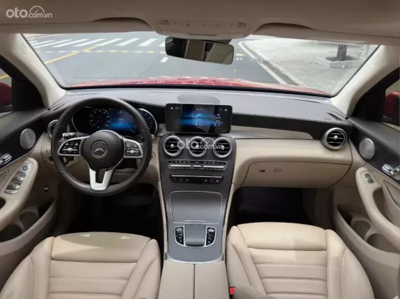 Mercedes-Benz GLC 300 4Matic 2021 - Odo 4 vạn km, xe đẹp như mới