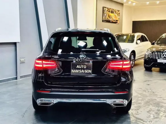 Mercedes-Benz GLC 250 4Matic 2019 - Xe bảo trì, bảo dưỡng full hãng