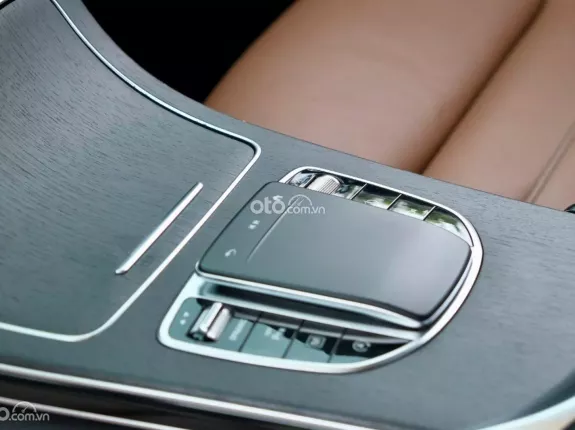 Mercedes-Benz GLC 300 4Matic Coupe 2020 - XE MÀU ĐEN NỘI THẤT NÂU CỰC GIỮ