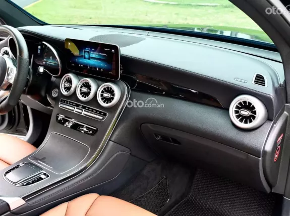 Mercedes-Benz GLC 300 4Matic Coupe 2020 - XE MÀU ĐEN NỘI THẤT NÂU CỰC GIỮ