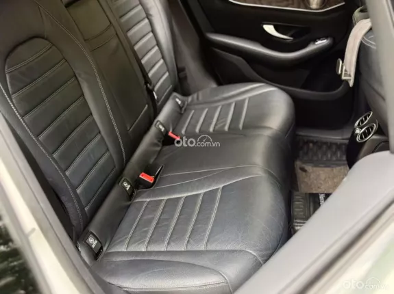 Mercedes-Benz GLC 200 4Matic 2021 - Bảo dưỡng đầy đủ, nội thất cực mới