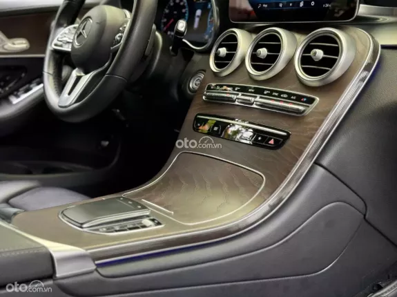 Mercedes-Benz GLC 200 4Matic 2021 - Bảo dưỡng đầy đủ, nội thất cực mới