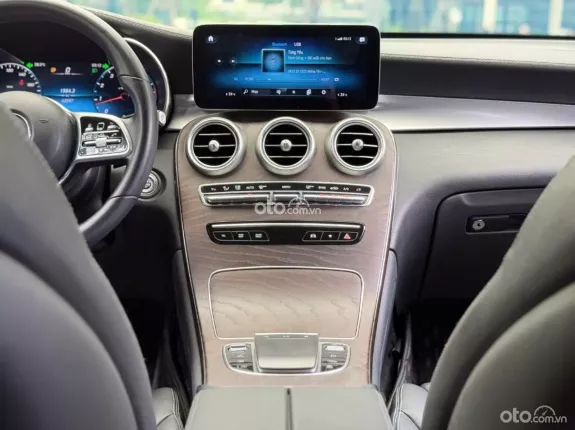 Mercedes-Benz GLC 200 4Matic 2021 - Bảo dưỡng đầy đủ, nội thất cực mới