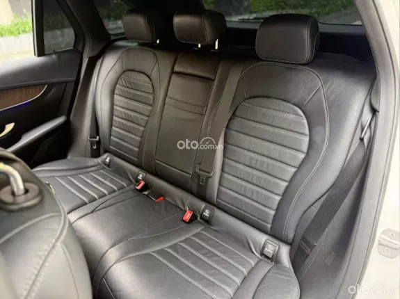 Mercedes-Benz GLC 200 4Matic 2021 - Bảo dưỡng đầy đủ, nội thất cực mới