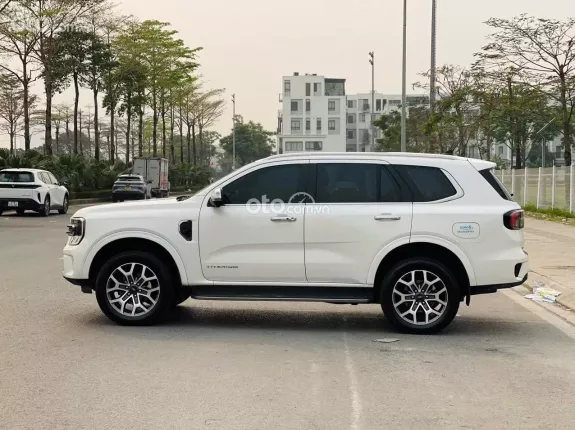 Ford Everest Ambiente 2.0 AT 4x2 2022 - Xe vừa về đến cửa hàng em chào bán ngay