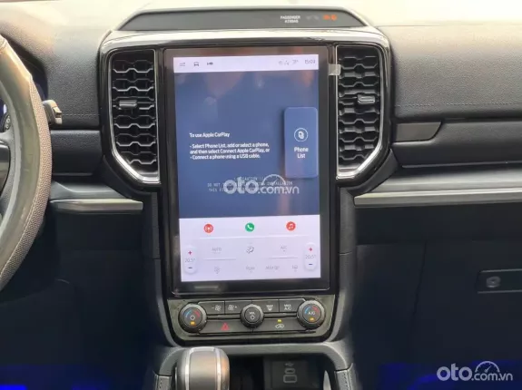 Ford Everest Ambiente 2.0 AT 4x2 2022 - Xe vừa về đến cửa hàng em chào bán ngay