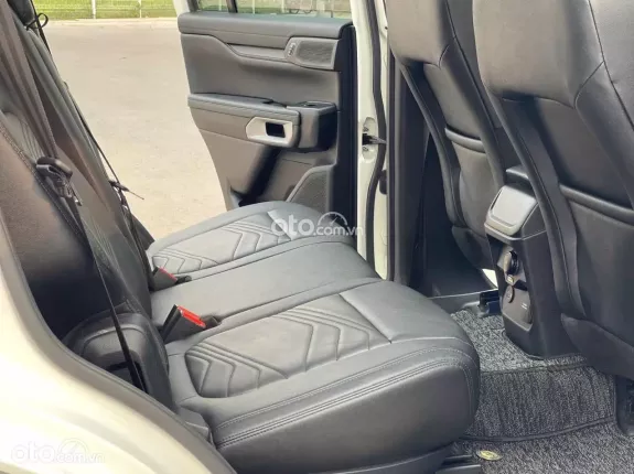 Ford Everest Ambiente 2.0 AT 4x2 2022 - Xe vừa về đến cửa hàng em chào bán ngay