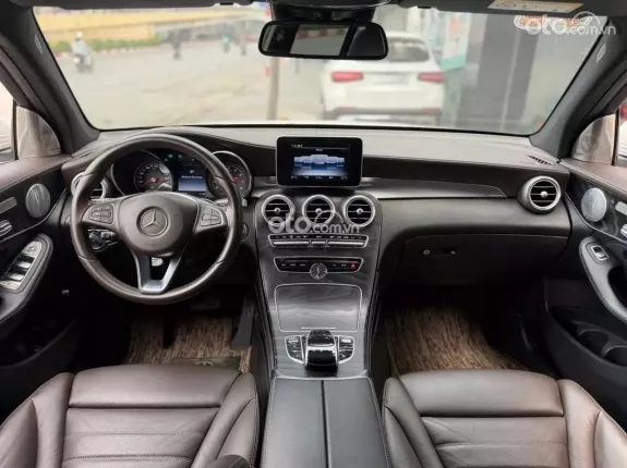 Mercedes-Benz GLC 250 4Matic 2018 - Tư nhân chính chủ - Nội thất nâu sang trọng