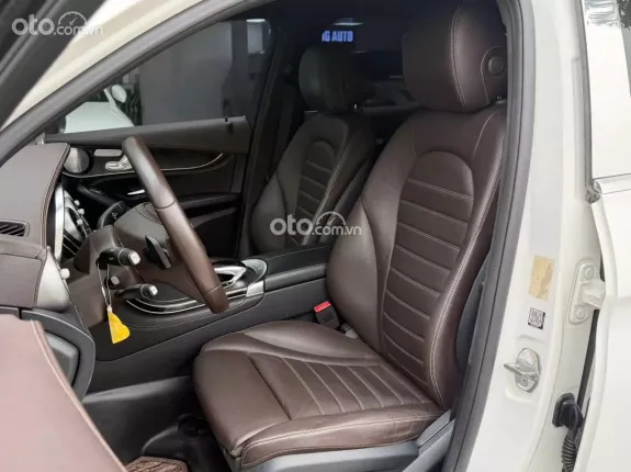 Mercedes-Benz GLC 250 4Matic 2018 - Tư nhân chính chủ - Nội thất nâu sang trọng