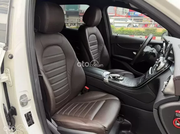 Mercedes-Benz GLC 250 4Matic 2018 - Tư nhân chính chủ - Nội thất nâu sang trọng
