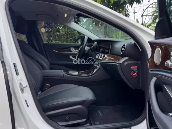 Mercedes-Benz E200 Exclusive V1 2023 - E200 Exclusive V1 2023