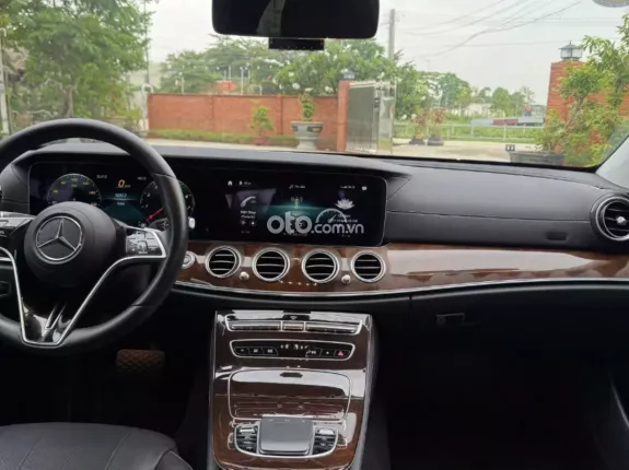 Mercedes-Benz E200 Exclusive V1 2023 - E200 Exclusive V1 2023