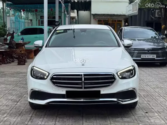Mercedes-Benz E200 Exclusive V1 2023 - E200 Exclusive V1 2023