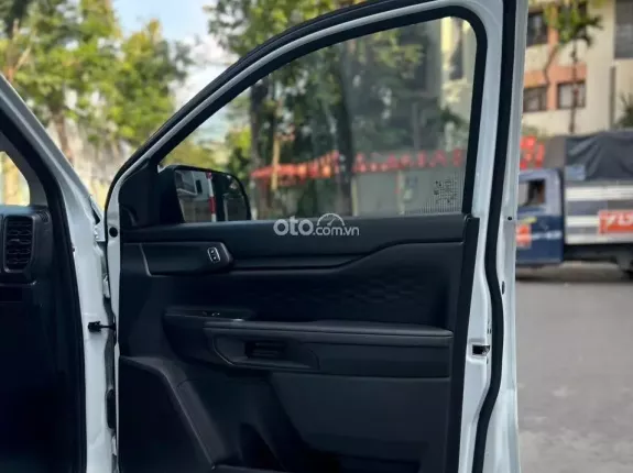 Ford Ranger XLS 2.0L 4x2 AT 2025 - Bán xe