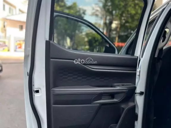 Ford Ranger XLS 2.0L 4x2 AT 2025 - Bán xe