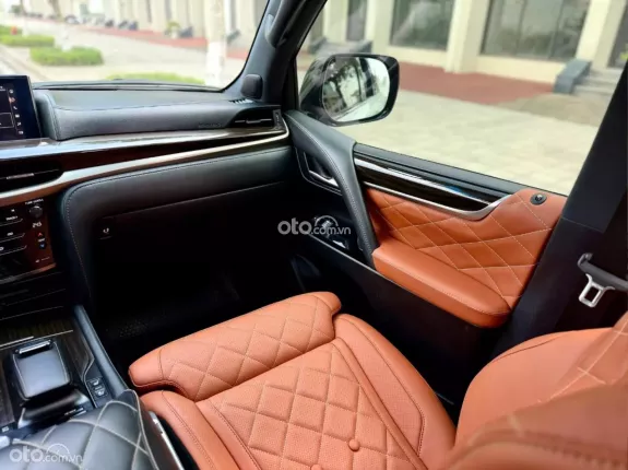 Lexus LX 570 MBS 2019 - Lexus LX 570 Super Sport MBS sx2019 nhập Trung Đông, chạy 6,9 vạn siêu mới