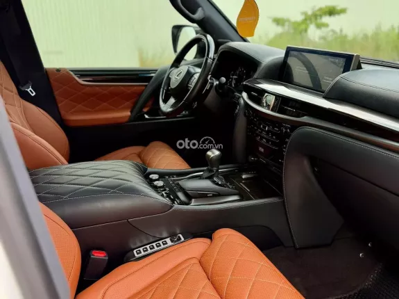 Lexus LX 570 MBS 2019 - Lexus LX 570 Super Sport MBS sx2019 nhập Trung Đông, chạy 6,9 vạn siêu mới