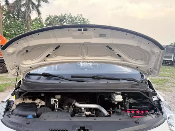 Hyundai Grand Starex 2.5 MT 2017 - Bán Huyndai Starex cứu thương đời 2017, máy dầu, một chủ từ mới