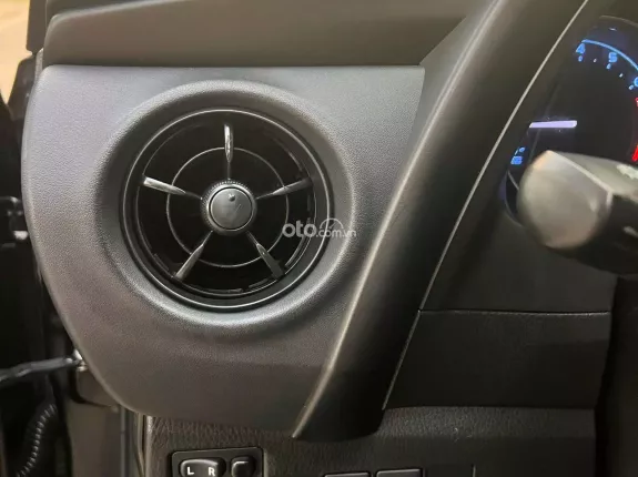 Toyota Corolla Altis 2.0V  2017 - 1 chủ từ đầu - Nội thất căng đét rất mới