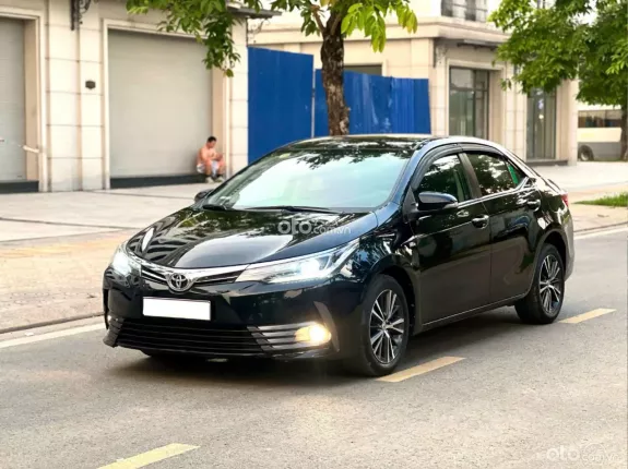 Toyota Corolla Altis 2.0V  2017 - 1 chủ từ đầu - Nội thất căng đét rất mới