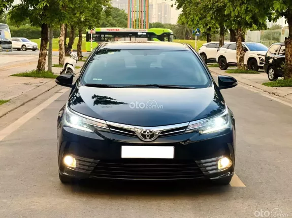 Toyota Corolla Altis 2.0V  2017 - 1 chủ từ đầu - Nội thất căng đét rất mới