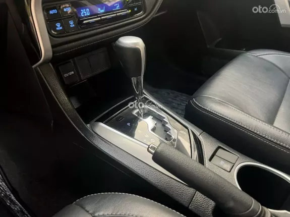 Toyota Corolla Altis 2.0V  2017 - 1 chủ từ đầu - Nội thất căng đét rất mới