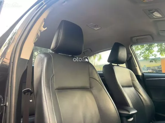 Toyota Corolla Altis 2.0V  2017 - 1 chủ từ đầu - Nội thất căng đét rất mới