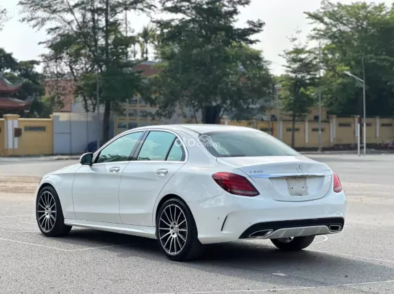 Mercedes-Benz C300 AMG 2016 - Màu trắng nội thất đỏ rất mới