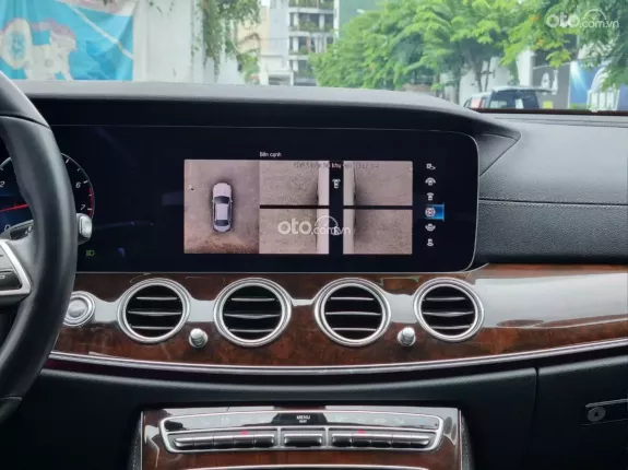 Mercedes-Benz E200 2022 - Trắng