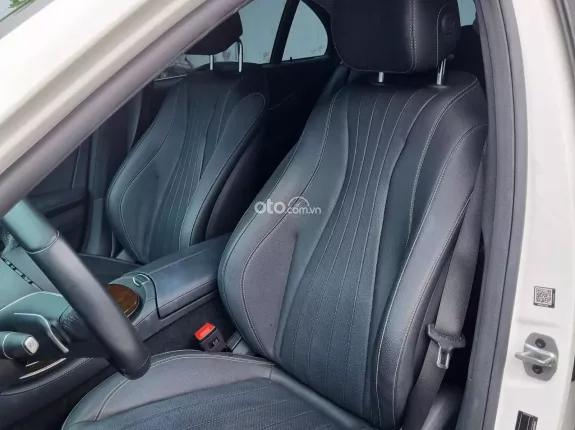 Mercedes-Benz E200 2022 - Trắng