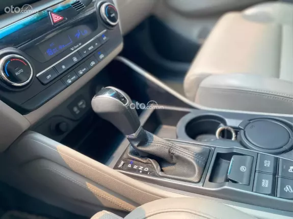 Hyundai Tucson 2.0 Đặc biệt 2016 - Chất
