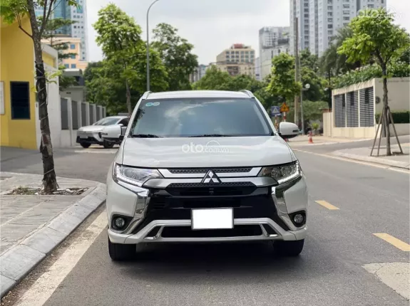 Mitsubishi Outlander 2.0 CVT 2022 - Mới lắm
