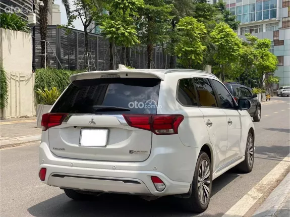 Mitsubishi Outlander 2.0 CVT 2022 - Mới lắm