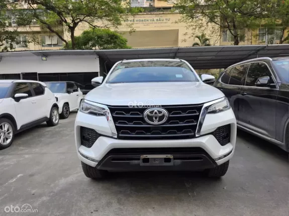 Toyota Fortuner 2.4G 4x2 AT  2023 - Mới lắm