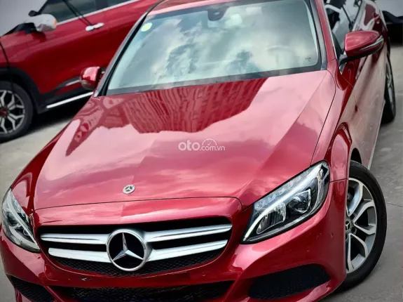 Mercedes-Benz C200 2017 - Model 2018 tư nhân 1 chủ từ đầu