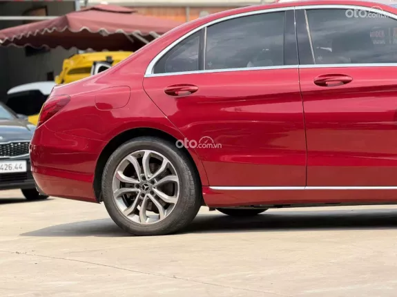 Mercedes-Benz C200 2017 - Model 2018 tư nhân 1 chủ từ đầu