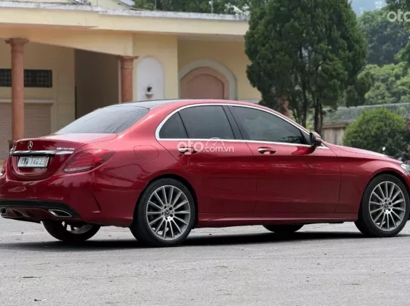Mercedes-Benz C300 AMG 2018 - Màu đỏ cực đẹp, tư nhân chính chủ