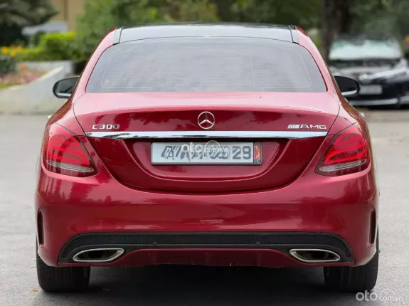 Mercedes-Benz C300 AMG 2018 - Màu đỏ cực đẹp, tư nhân chính chủ