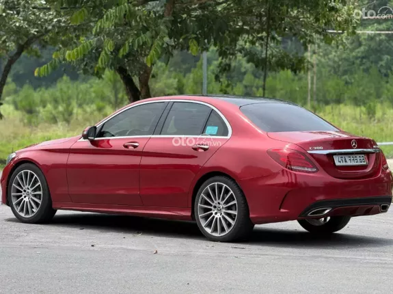 Mercedes-Benz C300 AMG 2018 - Màu đỏ cực đẹp, tư nhân chính chủ