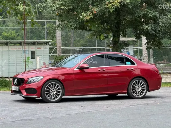 Mercedes-Benz C300 AMG 2018 - Màu đỏ cực đẹp, tư nhân chính chủ