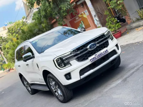 Ford Everest Titanium 2.0L AT 4WD 2024 - FORD EVEREST 2024 TITANIUM BI-TURBO 4x4 1 chủ chạy lướt
