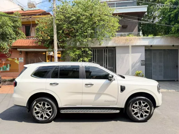 Ford Everest Titanium 2.0L AT 4WD 2024 - FORD EVEREST 2024 TITANIUM BI-TURBO 4x4 1 chủ chạy lướt