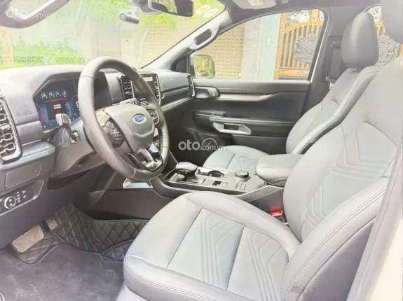 Ford Everest Titanium 2.0L AT 4WD 2024 - FORD EVEREST 2024 TITANIUM BI-TURBO 4x4 1 chủ chạy lướt