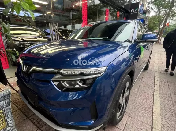 VinFast VF8 Eco 2023 - Xe điện cao cấp, pin CATL công nghệ mới