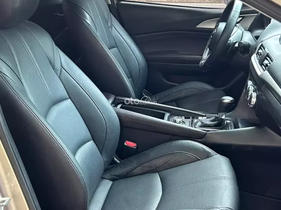 Mazda 3 1.6 AT 2017 - Phanh điện tử