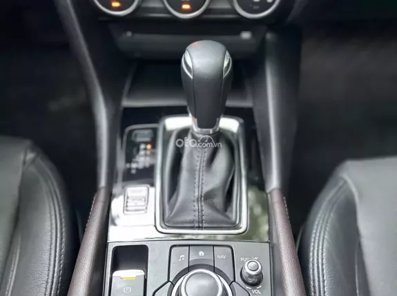 Mazda 3 1.6 AT 2017 - Phanh điện tử