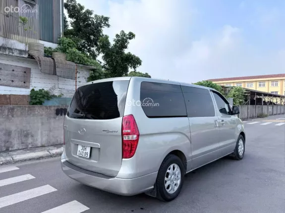 Hyundai Grand Starex 2.4 MT 2015 - Bán Starex 9 chỗ đời 2015, máy dầu