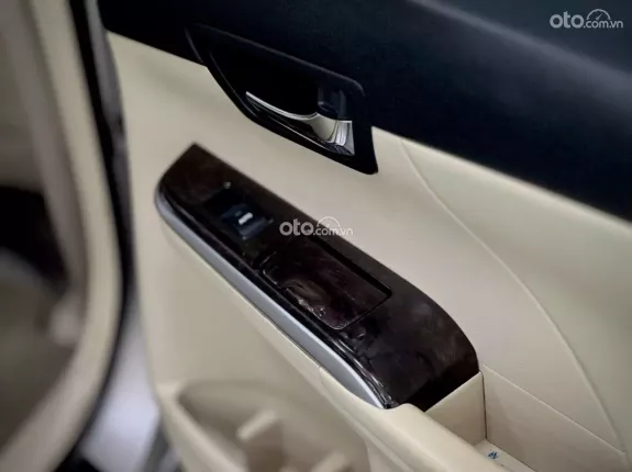 Toyota Camry 2.0E 2015 - ĐẲNG CẤP CHỦ TỊCH - XE ĐẸP CÓ SẴN GIAO NGAY
